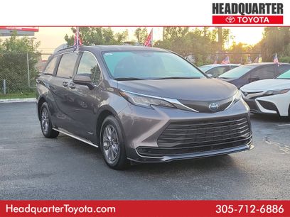 Used 2021 Toyota Sienna LE