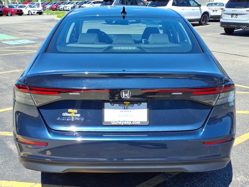 Certified 2025 Honda Accord SE image 11