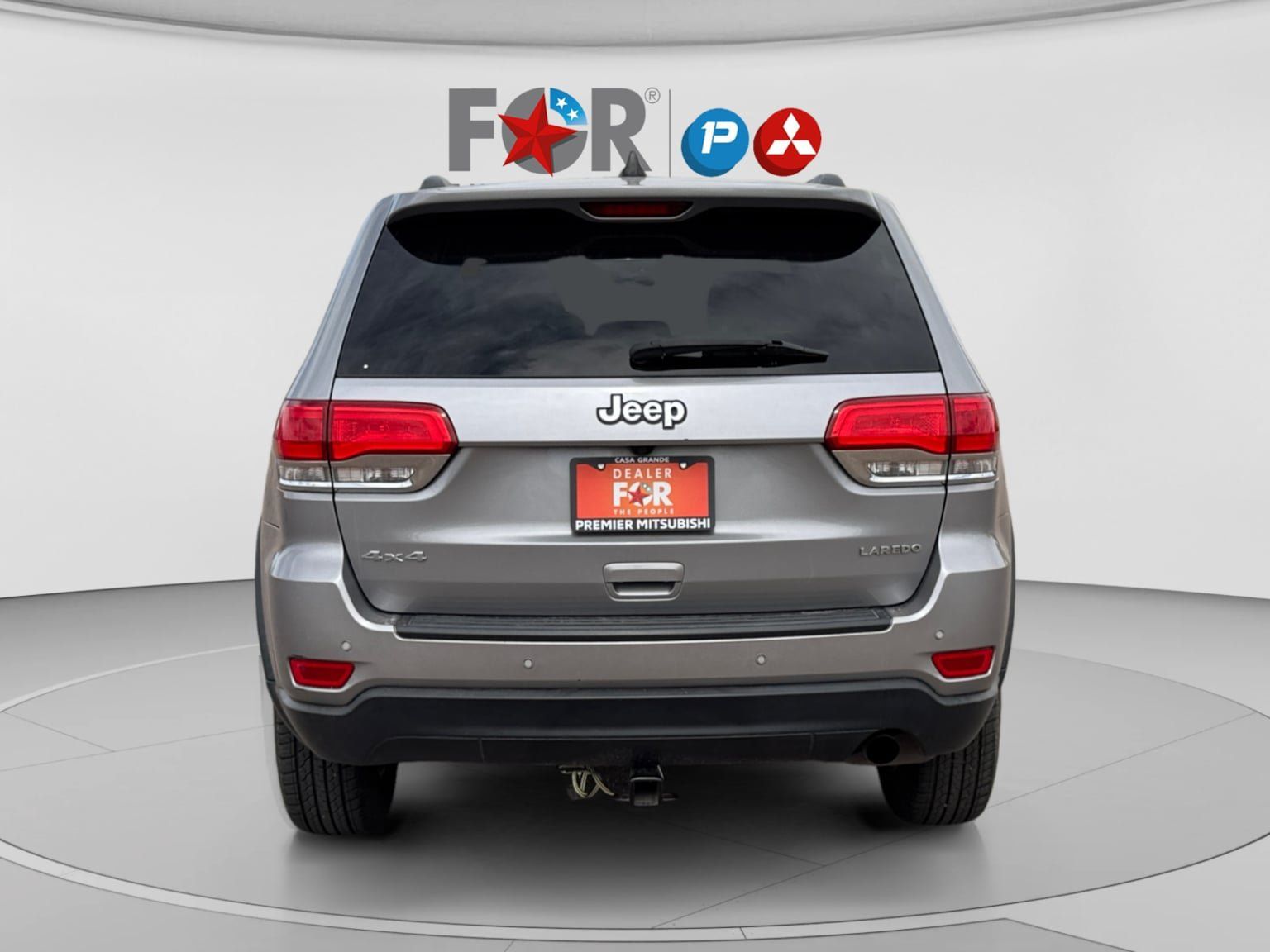 Used 2019 Jeep Grand Cherokee Laredo AWD/4WD image 4