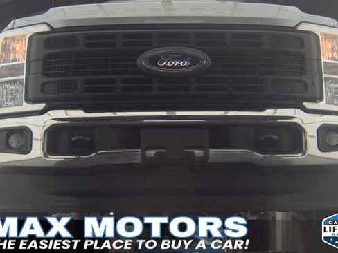 Used 2023 Ford F250 XL w/ XL Driver Assist Package AWD/4WD image 3