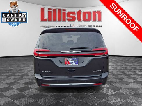 Used 2024 Chrysler Pacifica Limited FWD image 5