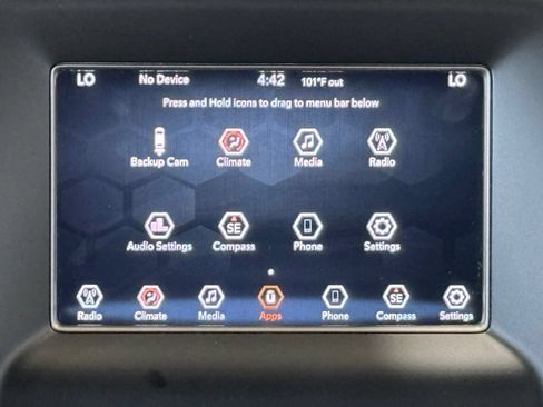Used 2019 Jeep Grand Cherokee Laredo AWD/4WD image 3