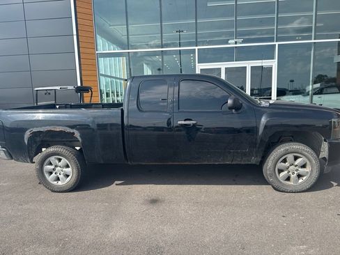 Used 2011 Chevrolet Silverado 1500 LT w/ All-Star Edition AWD/4WD image 4