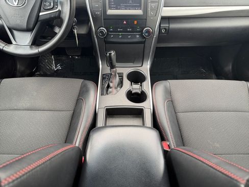 Used 2017 Toyota Camry SE FWD image 12