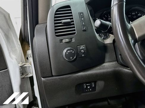 Used 2012 Chevrolet Silverado 2500 LT w/ Interior Plus Package AWD/4WD image 10