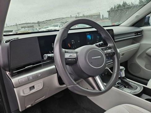 Used 2024 Hyundai Kona SEL image 9