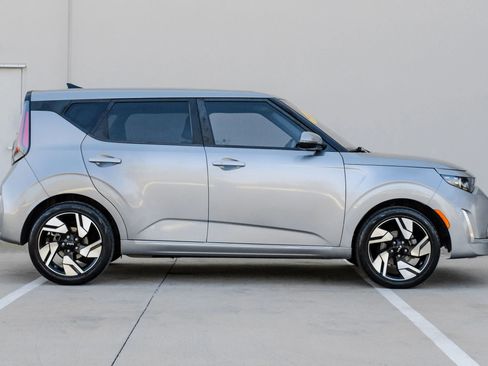 Used 2023 Kia Soul GT-Line FWD image 3