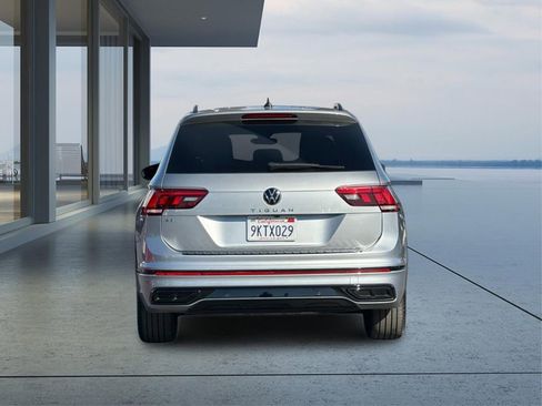 Used 2023 Volkswagen Tiguan SE R-Line image 5