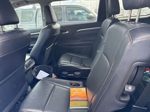 Used 2019 Toyota Highlander Limited image 8