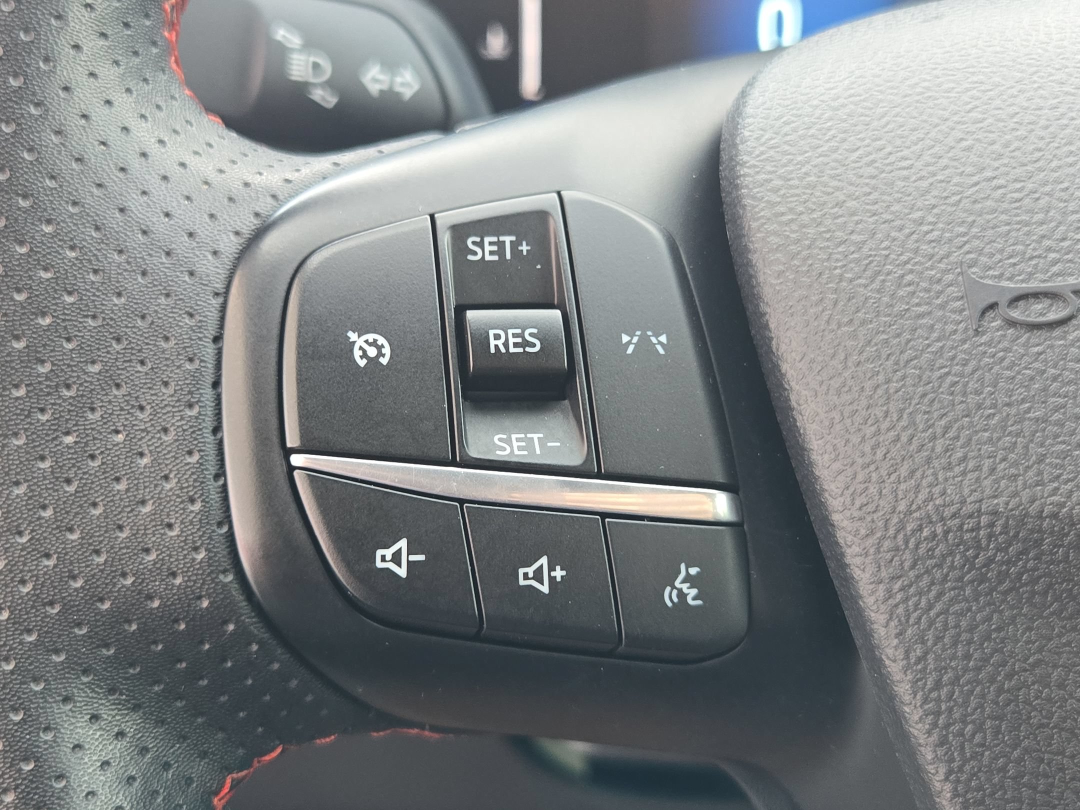 Used 2025 Ford Escape ST-Line FWD image 26