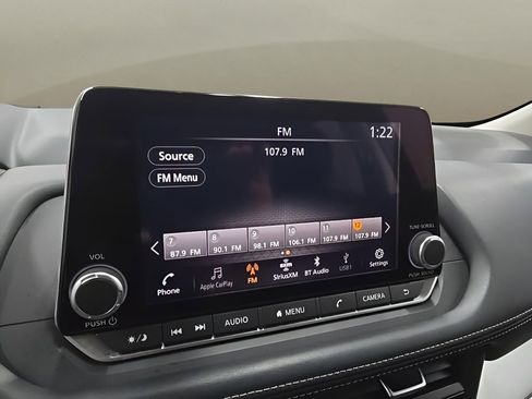 Used 2025 Nissan Rogue SV image 23