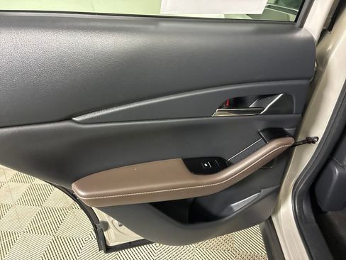 Used 2022 MAZDA CX-30 AWD 2.5 S w/ Premium Package image 25