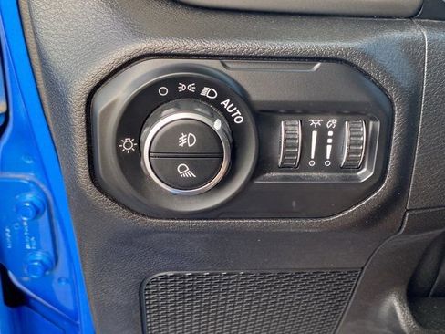 Used 2021 Jeep Gladiator Sport image 18