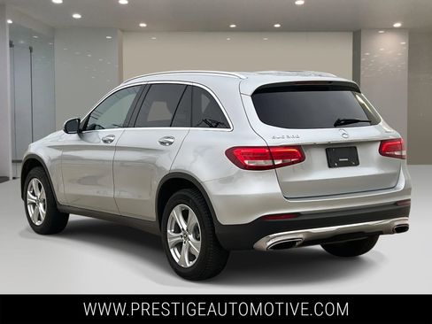 Used 2018 Mercedes-Benz GLC 300 4MATIC image 3