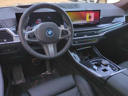 Used 2025 BMW X5 xDrive50e w/ M Sport Package AWD/4WD image 28