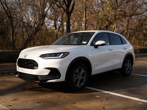 Certified 2026 Honda HR-V LX image 5