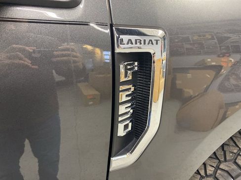 Used 2019 Ford F250 Lariat w/ Chrome Package image 9