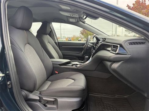 Used 2019 Toyota Camry LE image 18
