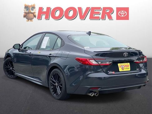 Used 2025 Toyota Camry SE w/ Convenience Package FWD image 5