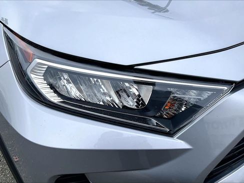 Used 2019 Toyota RAV4 XLE w/ Convenience Package image 27