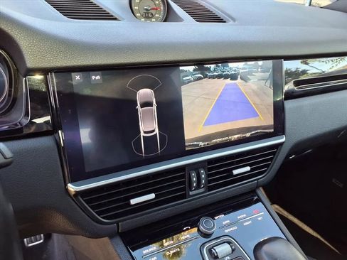 Used 2020 Porsche Cayenne S AWD/4WD image 21
