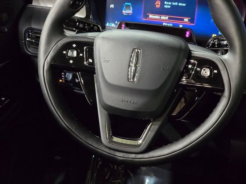 New 2025 Lincoln Corsair Reserve w/ Equipment Group 202A image 19