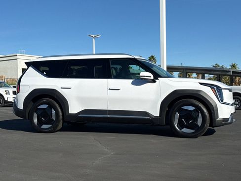 New 2026 Kia EV9 Wind image 2