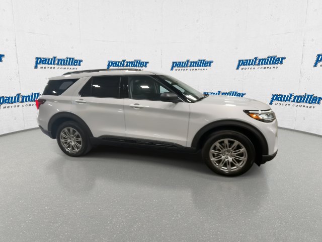Used 2026 Ford Explorer Active w/ Active Comfort Package AWD/4WD image 2