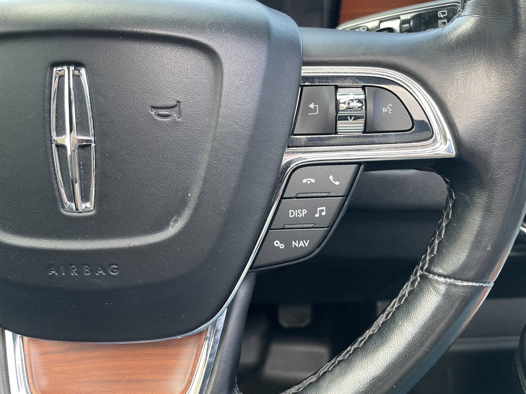 Used 2019 Lincoln Navigator L Select AWD/4WD image 38
