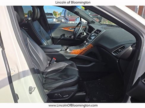 Used 2016 Lincoln MKX Select image 14