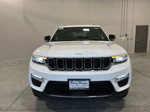 New 2025 Jeep Grand Cherokee Limited image 3