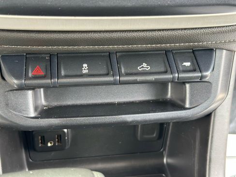 Used 2019 GMC Canyon SLE image 18