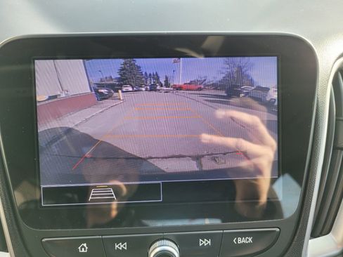 Used 2022 Chevrolet Malibu LT FWD image 28