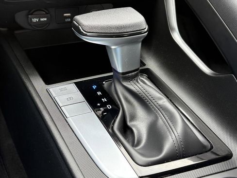 Certified 2025 Hyundai Elantra SE image 22