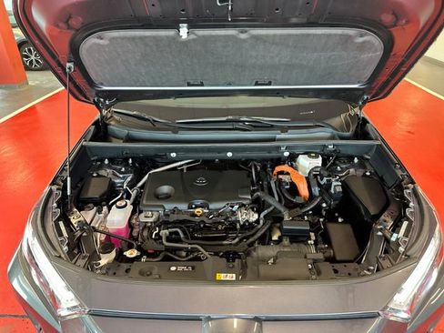 Used 2024 Toyota RAV4 LE AWD/4WD image 25