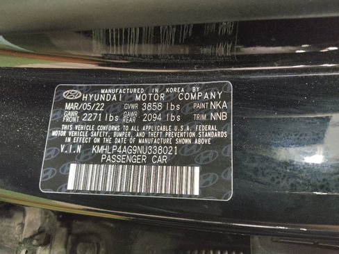 Used 2022 Hyundai Elantra Limited w/ Cargo Package FWD image 33