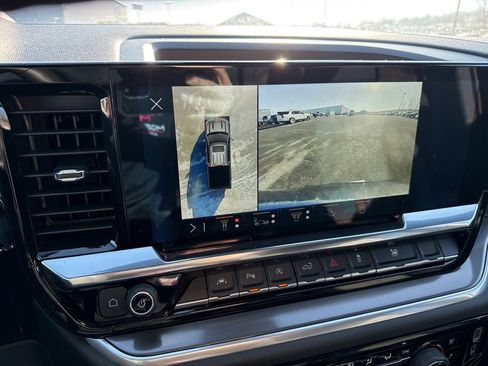 Used 2025 Chevrolet Silverado 1500 High Country w/ Technology Package image 10