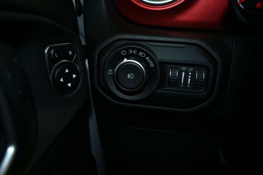 Used 2020 Jeep Wrangler Unlimited Rubicon AWD/4WD image 23