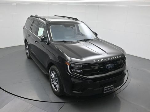 Certified 2025 Ford Expedition Active image 42