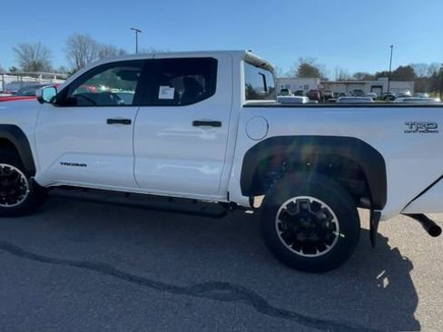 New 2026 Toyota Tacoma TRD Off-Road AWD/4WD image 4