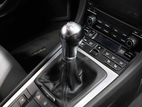 Used 2018 Porsche 718 Cayman RWD image 19