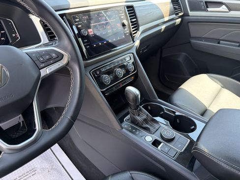 Certified 2023 Volkswagen Atlas SE AWD/4WD image 18