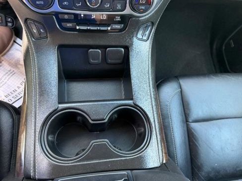 Used 2019 Chevrolet Suburban LT AWD/4WD image 23