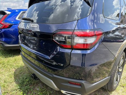 Used 2025 Honda Pilot Elite image 9