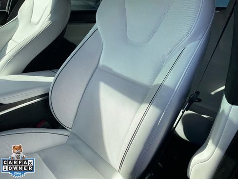 Used 2023 Tesla Model X Plaid image 17