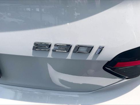Used 2025 BMW 230i Coupe w/ Convenience Package RWD image 10