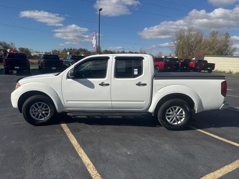 Used 2016 Nissan Frontier SV image 6