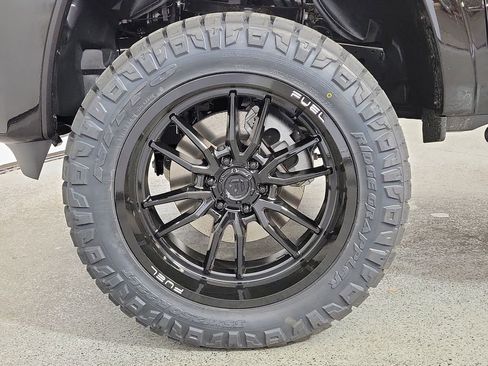 New 2026 RAM 1500 4x4 Crew Cab image 8