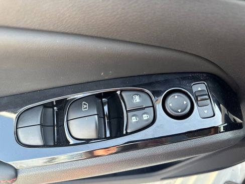 New 2025 Nissan Altima 2.5 SR w/ SR Premium Package image 19