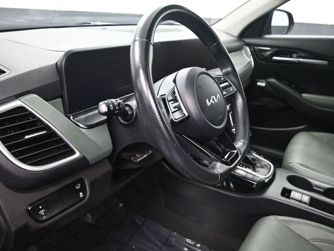 Certified 2024 Kia Seltos SX w/ SX Sunroof Package image 14